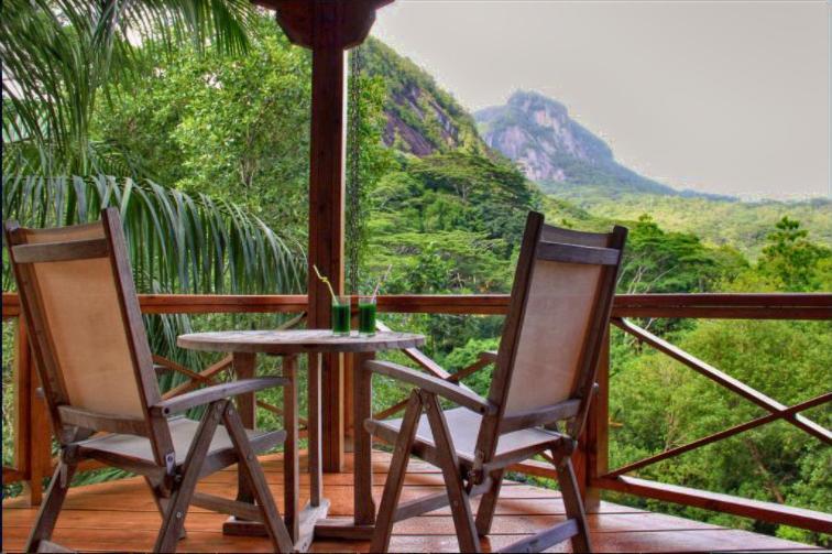 Waterfall Accomodation Port Glaud Exterior foto