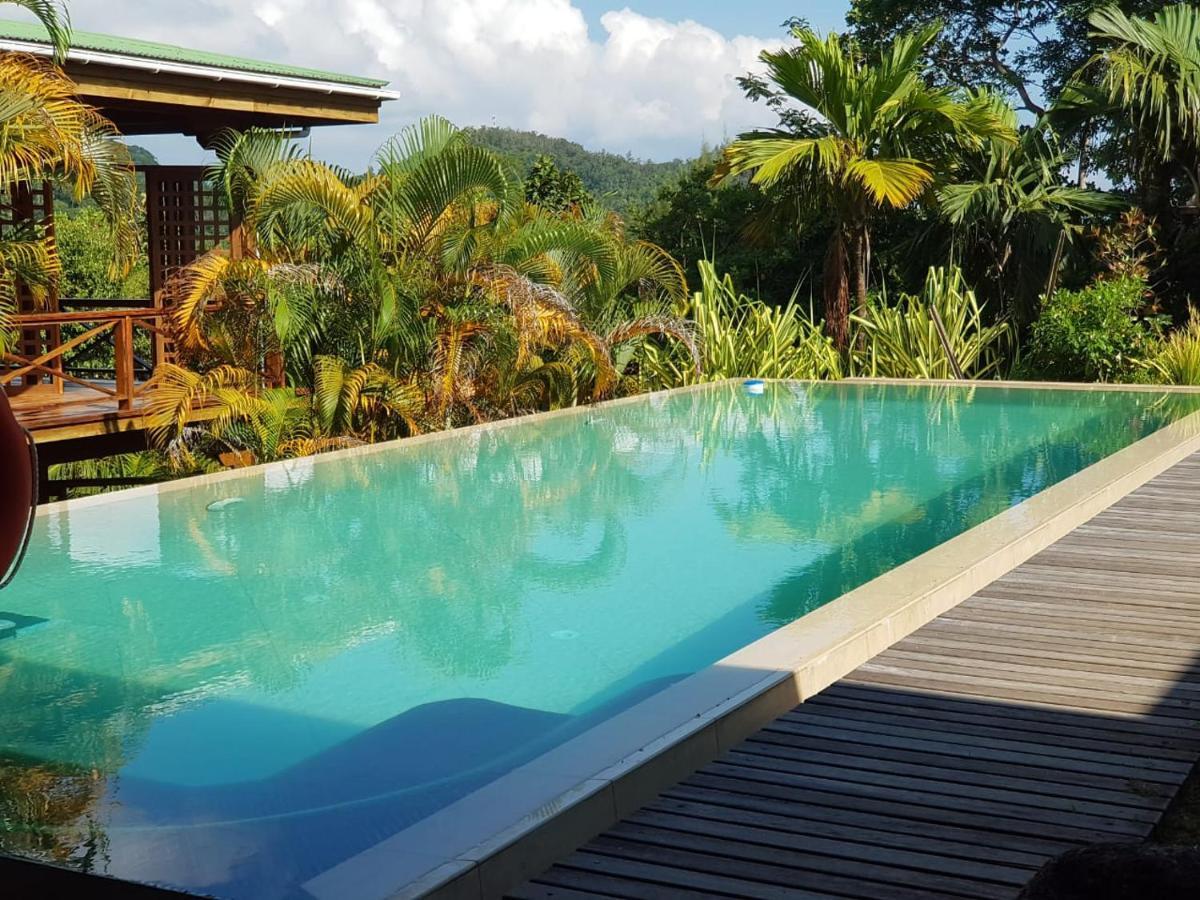 Waterfall Accomodation Port Glaud Exterior foto